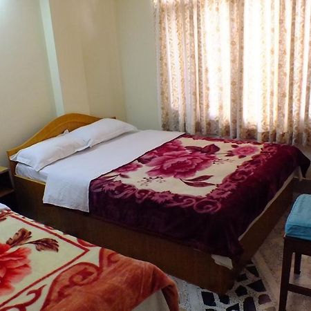 Hotel Dolphin Katmandou Extérieur photo