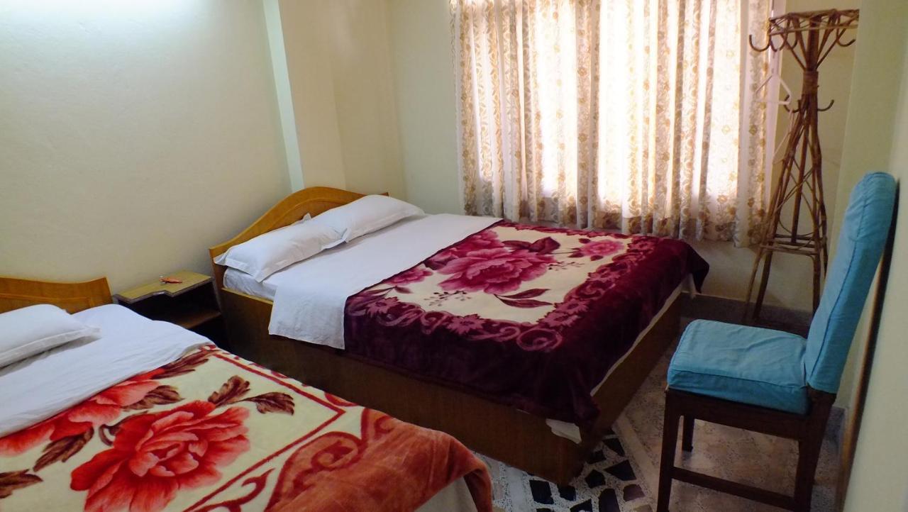 Hotel Dolphin Katmandou Extérieur photo