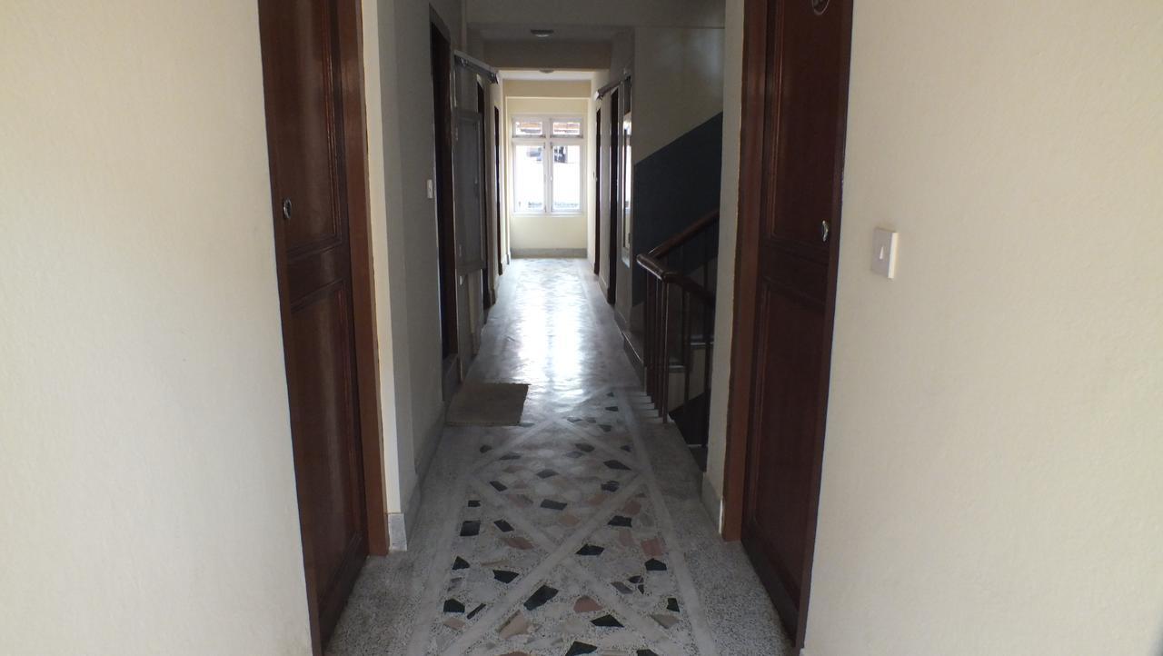 Hotel Dolphin Katmandou Extérieur photo