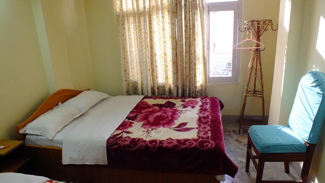 Hotel Dolphin Katmandou Extérieur photo