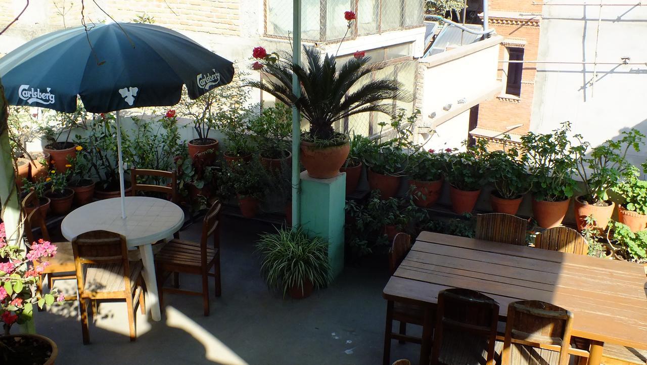 Hotel Dolphin Katmandou Extérieur photo