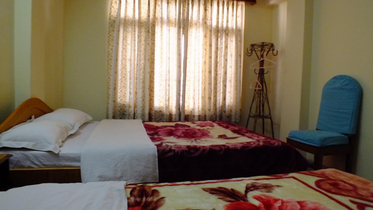Hotel Dolphin Katmandou Extérieur photo