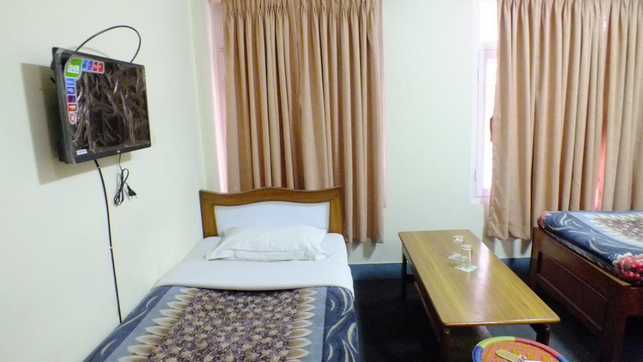 Hotel Dolphin Katmandou Extérieur photo