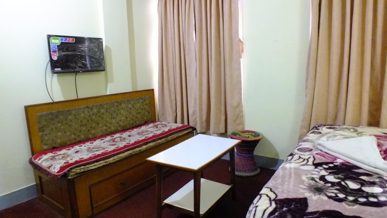 Hotel Dolphin Katmandou Extérieur photo