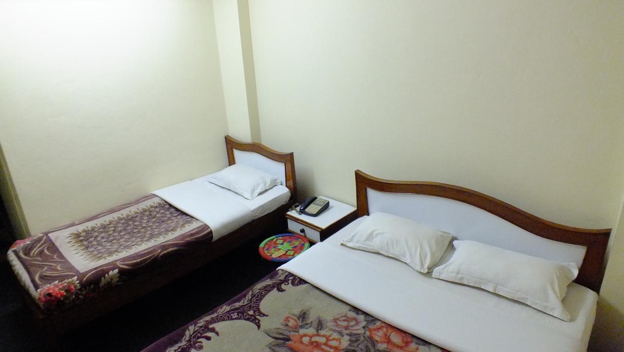 Hotel Dolphin Katmandou Extérieur photo