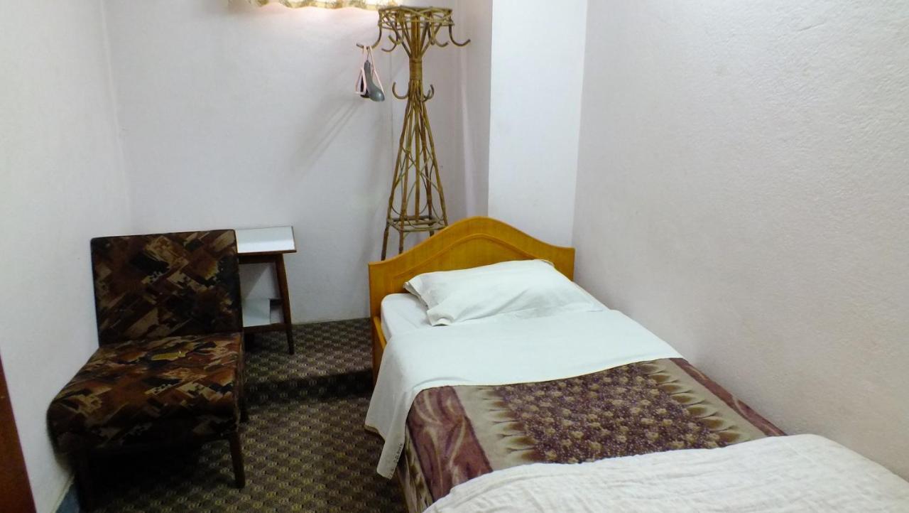 Hotel Dolphin Katmandou Extérieur photo