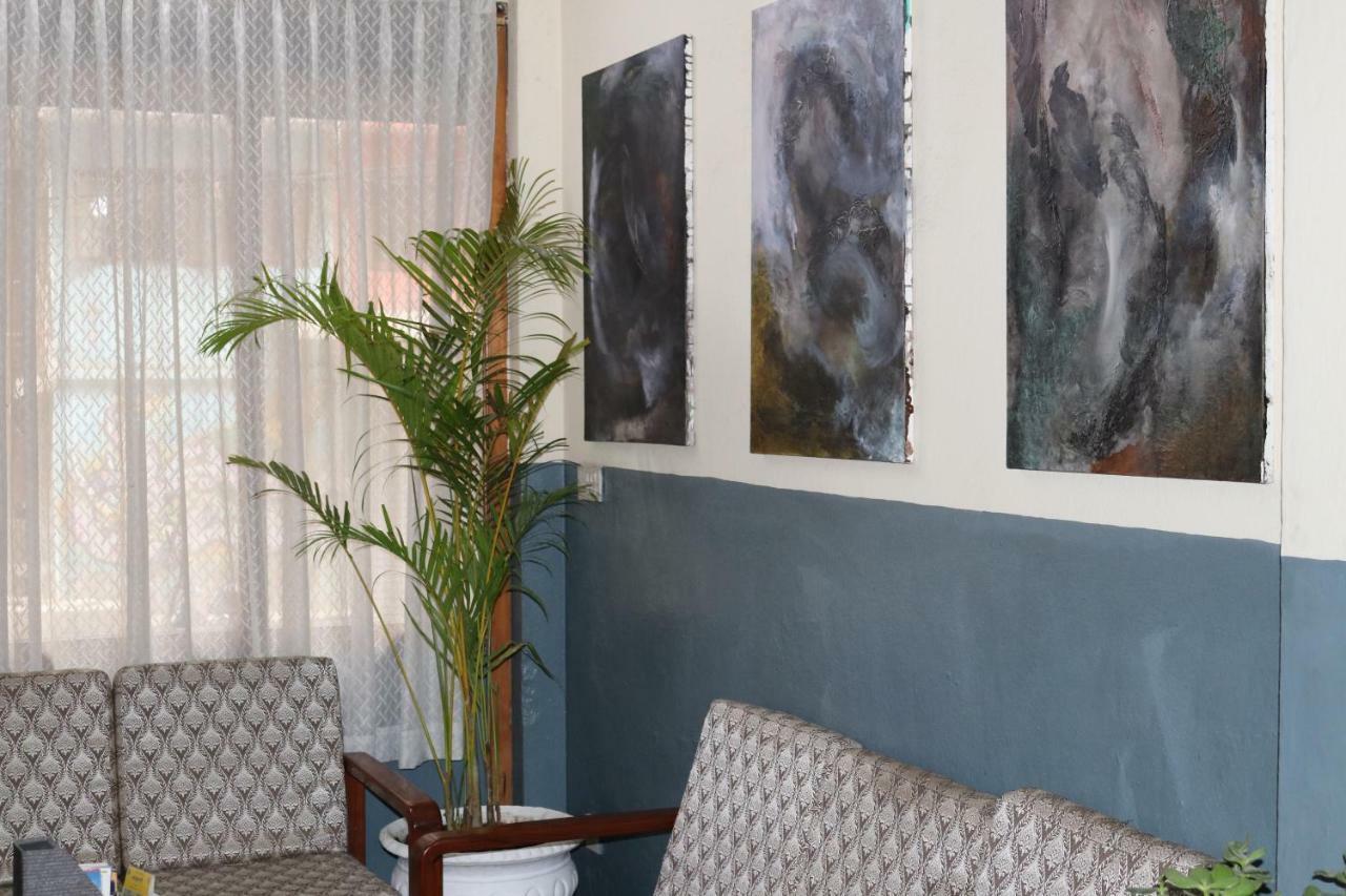 Hotel Dolphin Katmandou Extérieur photo